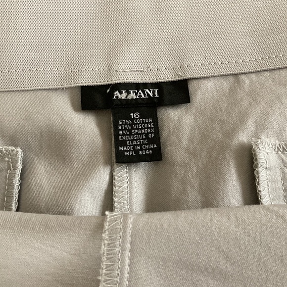 Light Grey Pants with Side Zipper By Alfani size 16 - Picture 8 of 9